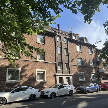 Privatzimmer Am Iltispark Duisburg Exteriör bild