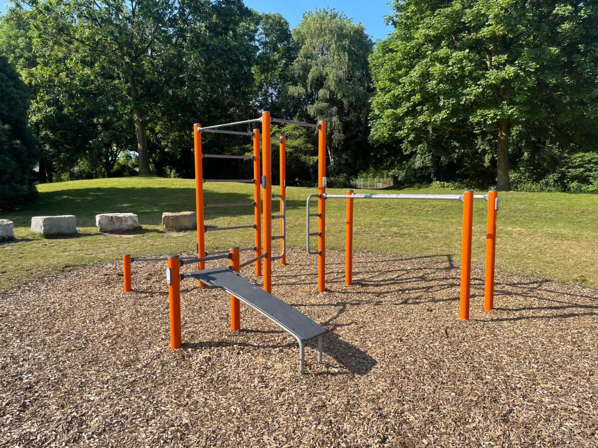 Privatzimmer Am Iltispark Duisburg Exteriör bild