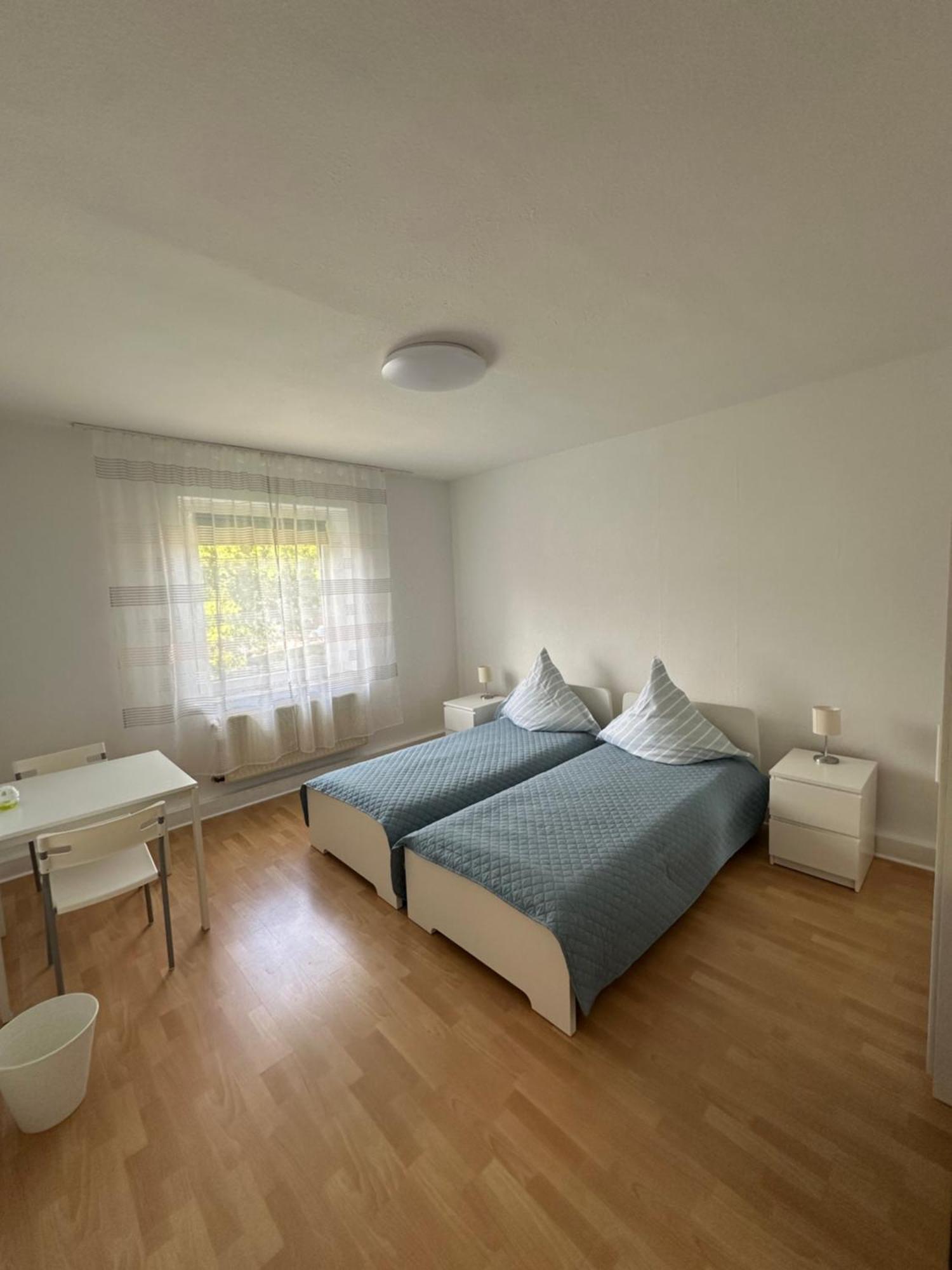 Privatzimmer Am Iltispark Duisburg Exteriör bild